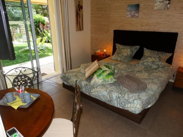 Gites En B&B Le Clos De La Cerise シャトーヌフ・デュ・パプ エクステリア 写真